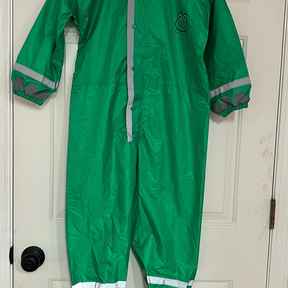 Frog Toggs Youth 5/6 Rainsuit unlined with a frog face hood and visor excellent